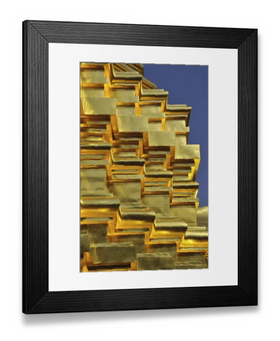 Framed Print : Golden shingles, Sareerikkatartsirirak Pagoda at Wat Phan On