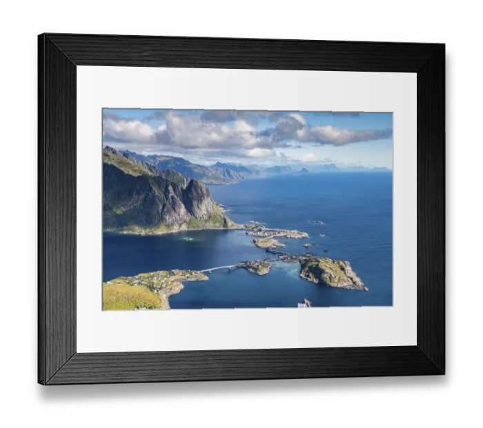 Framed Print : View from Reinebringen mountain to the fishing village Hamnoy