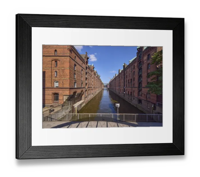 Framed Print : Kehrwiedersteg over the Kehrwiederfleet Framed Print : Kehrwiedersteg over the Kehrwiederfleet