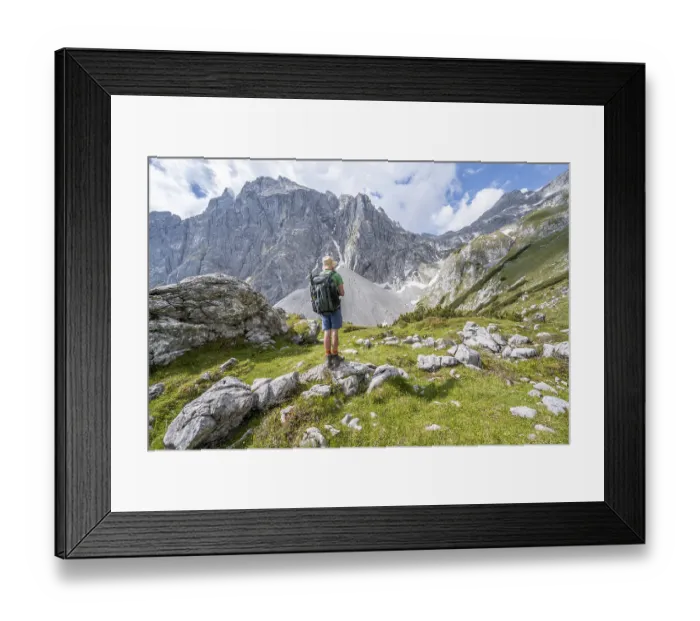 Framed Print : Mountaineers climbing the Hochkoenig in the Ochsenkar