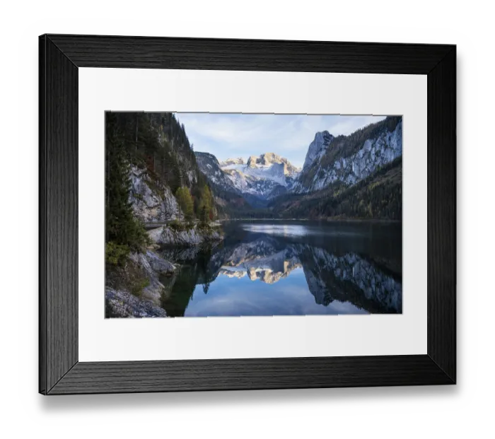 Framed Print : The Vordere Gosausee lake in autumn with a view of the Dachstein mountain range