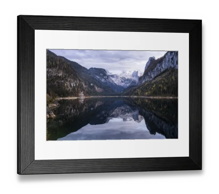 Framed Print : The Vordere Gosausee lake in autumn with a view of the Dachstein mountain range