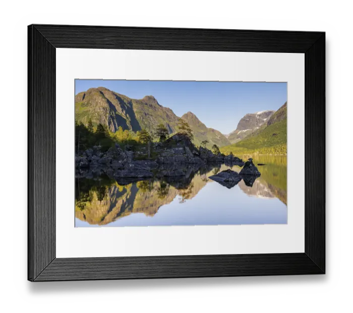 Framed Print : Lake Innerdalsvatna, Innerdalen high valley