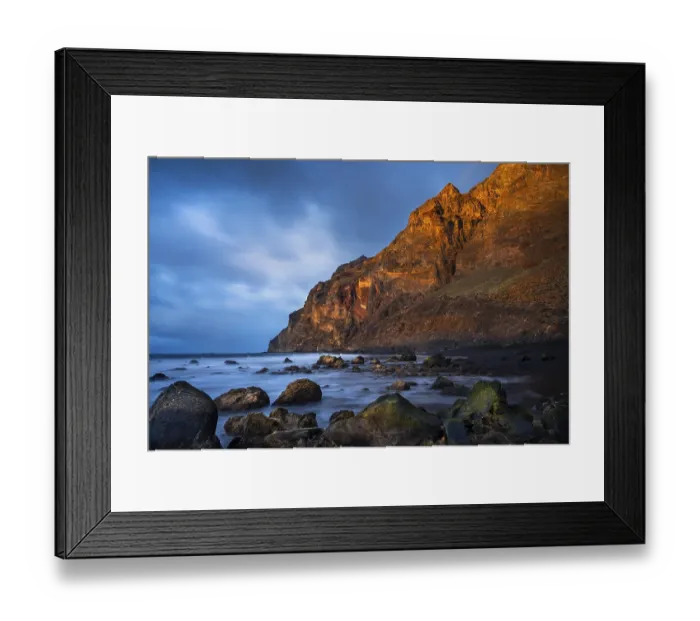 Framed Print : Golden hour on the seafront. Playa del Ingles and the La Merica mountain range