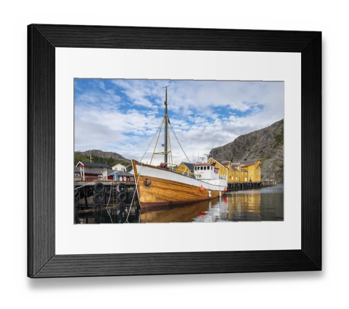 Framed Print : Harbour with fishing boat, Rorbu cabins Framed Print : Harbour with fishing boat, Rorbu cabins