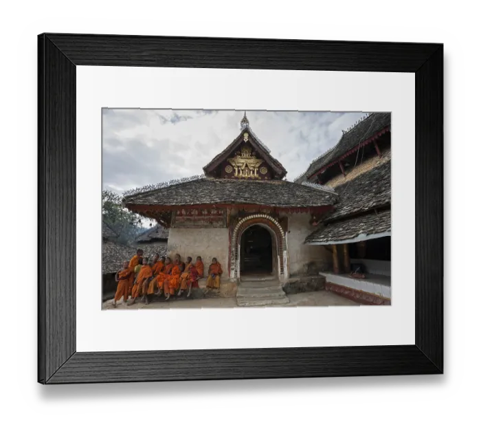 Framed Print : Monks, novices, in front of the Buddhist monastery Wan Sen Framed Print : Monks, novices, in front of the Buddhist monastery Wan Sen