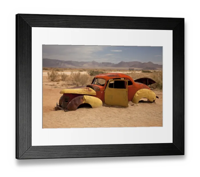 Framed Print : Car wreck in the desert, Solitaire