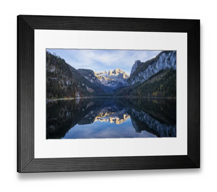 Framed Print : The Vordere Gosausee lake in autumn with a view of the Dachstein mountain range