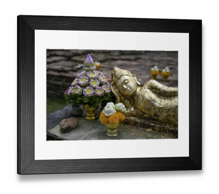 Framed Print : Offerings in front of the reclining Buddha