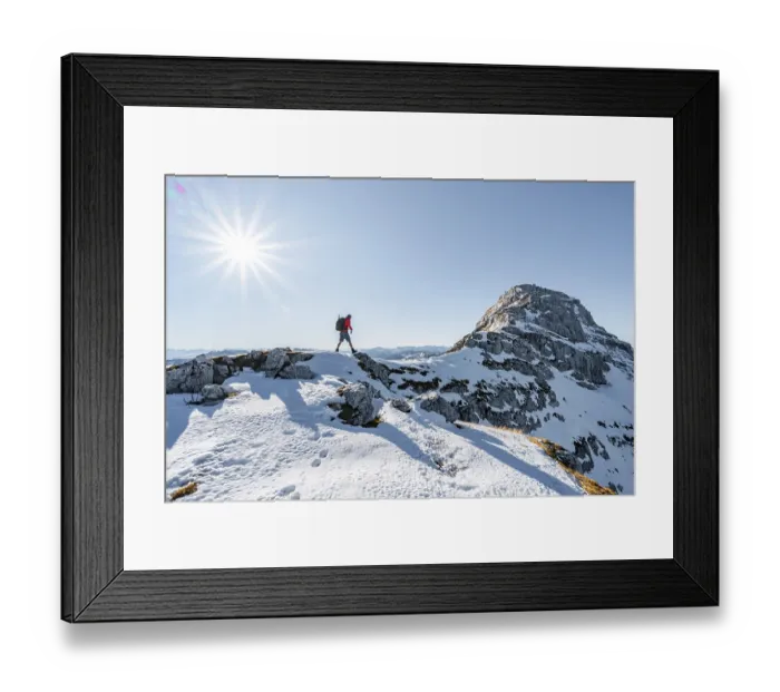 Framed Print : Climbers on the rocky summit ridge with first snow in autumn Framed Print : Climbers on the rocky summit ridge with first snow in autumn