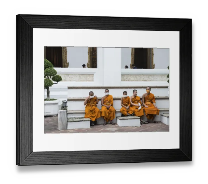 Framed Print : Buddhist monks, Wat Pho, Bangkok, Thailand, Asia Framed Print : Buddhist monks, Wat Pho, Bangkok, Thailand, Asia