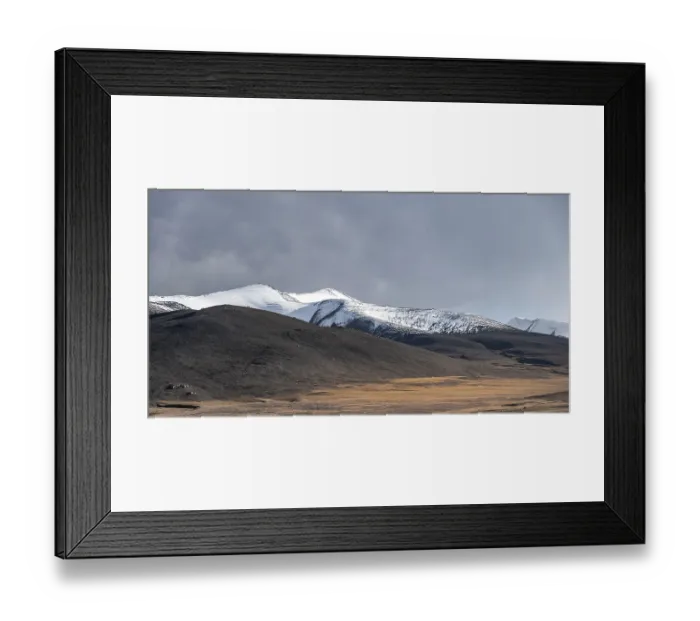 Framed Print : Autumnal plateau with brown grass Framed Print : Autumnal plateau with brown grass