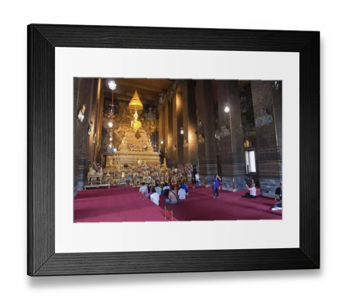 Framed Print : People praying, altar with Buddha statue in the Wat Po temple