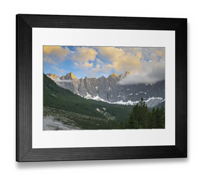 Framed Print : Johannestal, behind it the Laliderer Waende