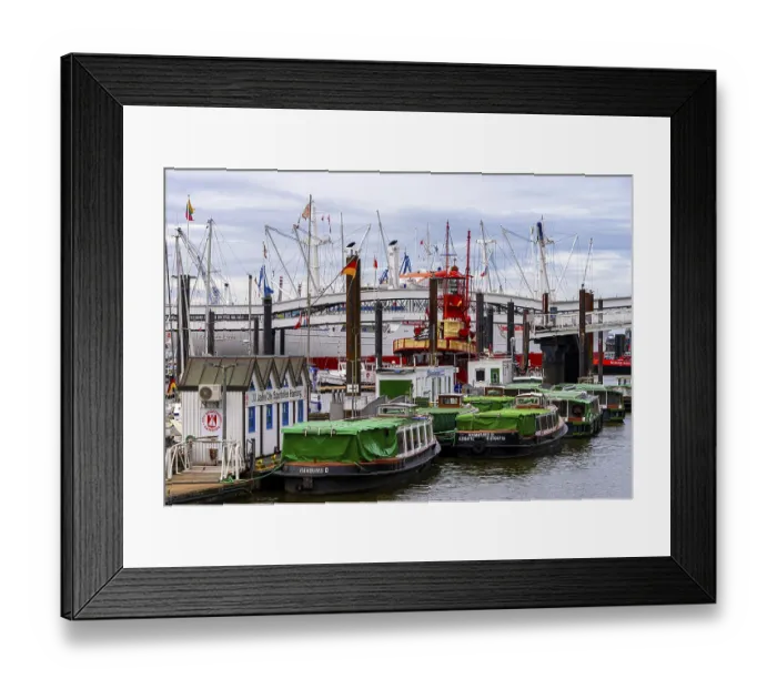 Framed Print : Ships, sailors and launches in Hamburg harbour at the Speicherstadt
