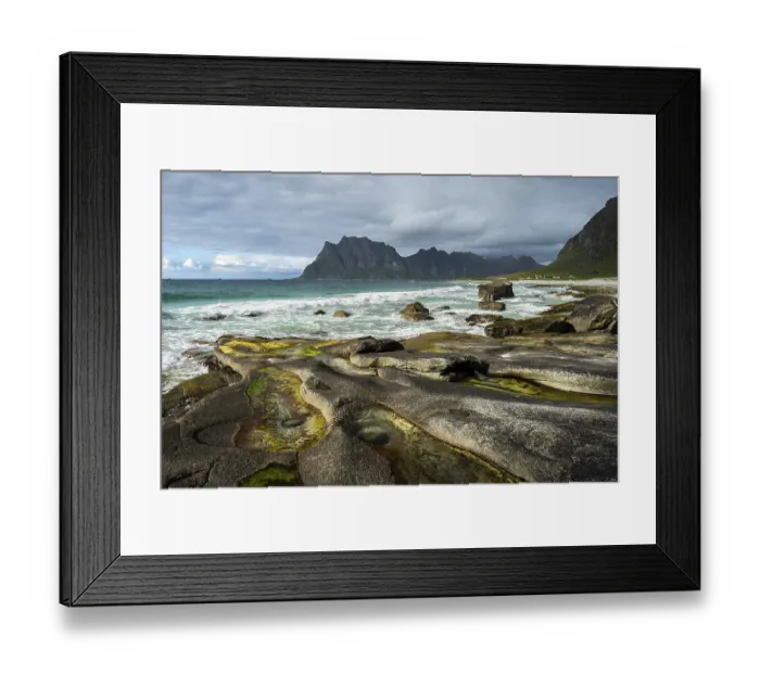 Framed Print : Seascape on the beach at Uttakleiv (Utakleiv)