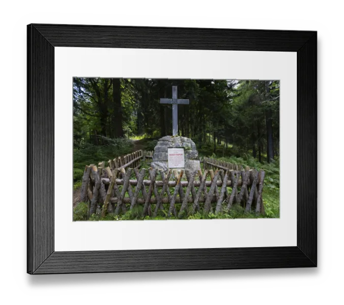 Framed Print : Hunter's monument on the path from Eibleck to Spielberg Framed Print : Hunter's monument on the path from Eibleck to Spielberg