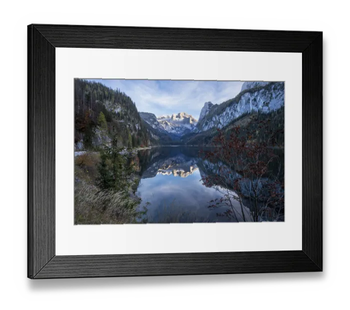 Framed Print : The Vordere Gosausee lake in autumn with a view of the Dachstein mountain range