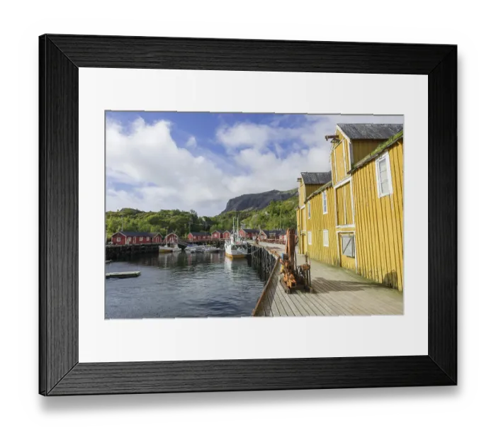 Framed Print : Warehouse and Rorbuer fishermen's cabins in the port of Nusfjord