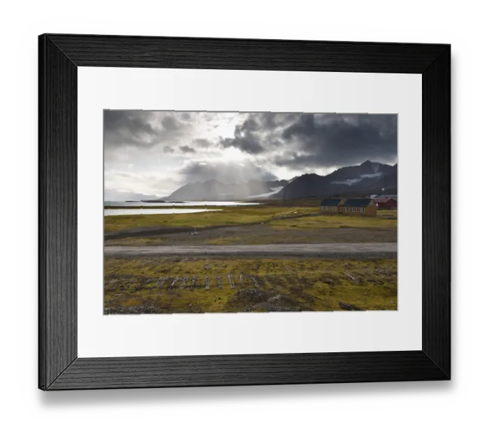 Framed Print : Ny Alesund, Spitsbergen, Svalbard Islands