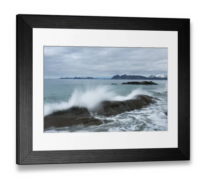 Framed Print : Waves breaking on rocks, Vagan
