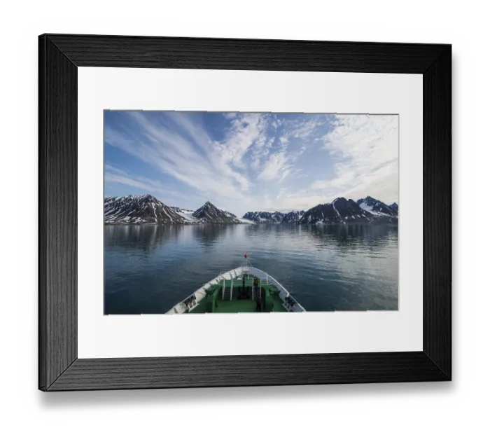 Framed Print : Expedition boat entering the Magdalenefjorden Framed Print : Expedition boat entering the Magdalenefjorden