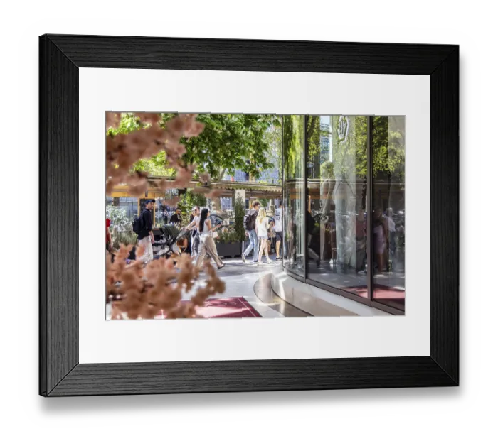 Framed Print : Koenigsallee Duesseldorf with passers-by Framed Print : Koenigsallee Duesseldorf with passers-by