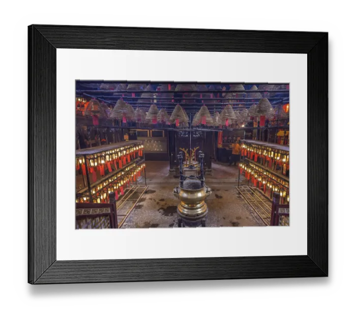 Framed Print : Man Mo Temple, Hollywood Road, Sheung Wan Framed Print : Man Mo Temple, Hollywood Road, Sheung Wan