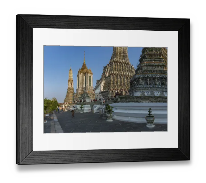 Framed Print : A picture of the Wat Arun Temple