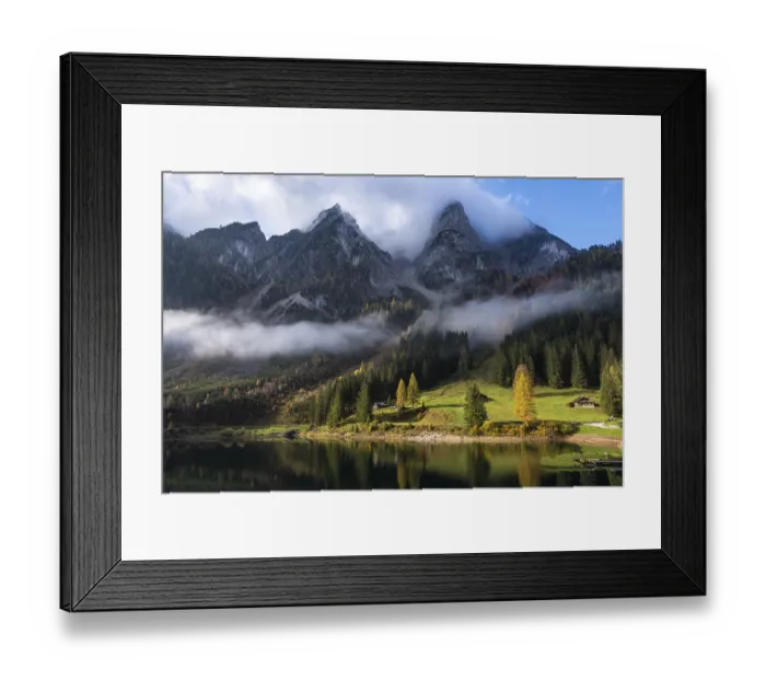Framed Print : The Vordere Gosausee in autumn with a view of the cloud-covered Gosaukamm