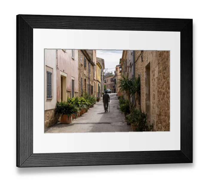 Framed Print : Small alleyways in the historic old town of Alcudia