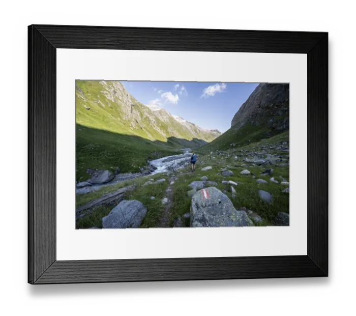 Framed Print : Mountaineer on hiking trail, Umbaltal