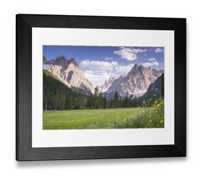 Framed Print : Hiking in Val Fiscalina in South Tyrol with a view of the mountains