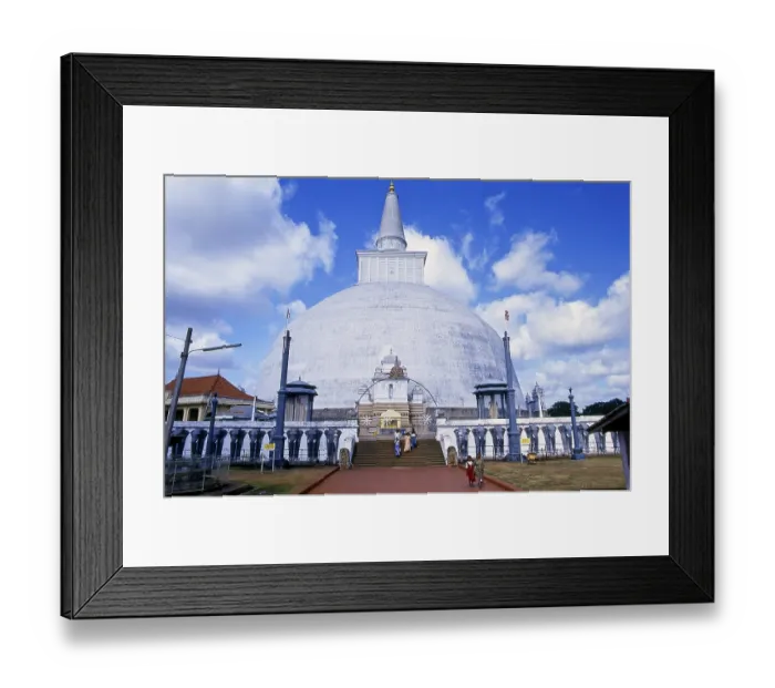 Framed Print : Ruvanvelisaya Dagoba was built by King Dutugemunu (r)