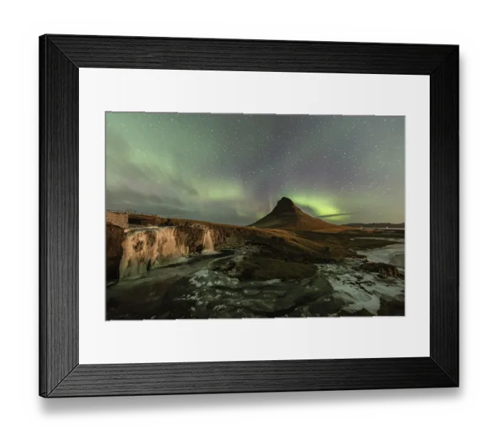 Framed Print : Aurora Borealis, Kirkjufellsfoss with Mount Kirjufell