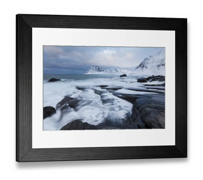 Framed Print : Beach of Utakleiv in winter, Utakleiv