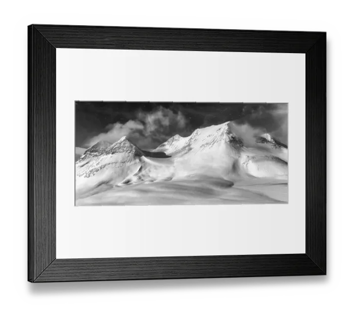 Framed Print : Three ski tourers in the Stuor Reaiddavaggi valley