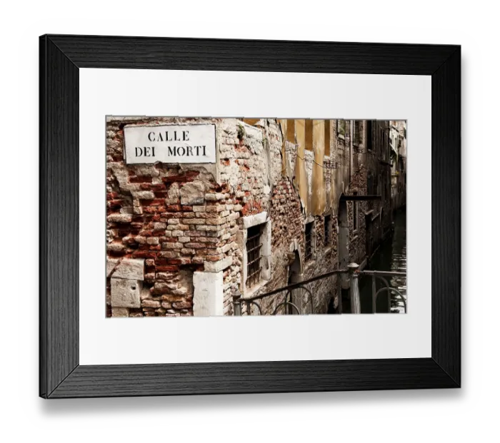 Framed Print : Calle dei Morti, S. Polo district