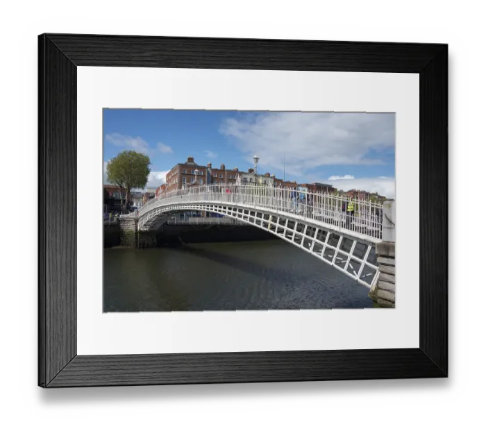 Framed Print : Ha'penny Bridge, Bridge, River Liffey