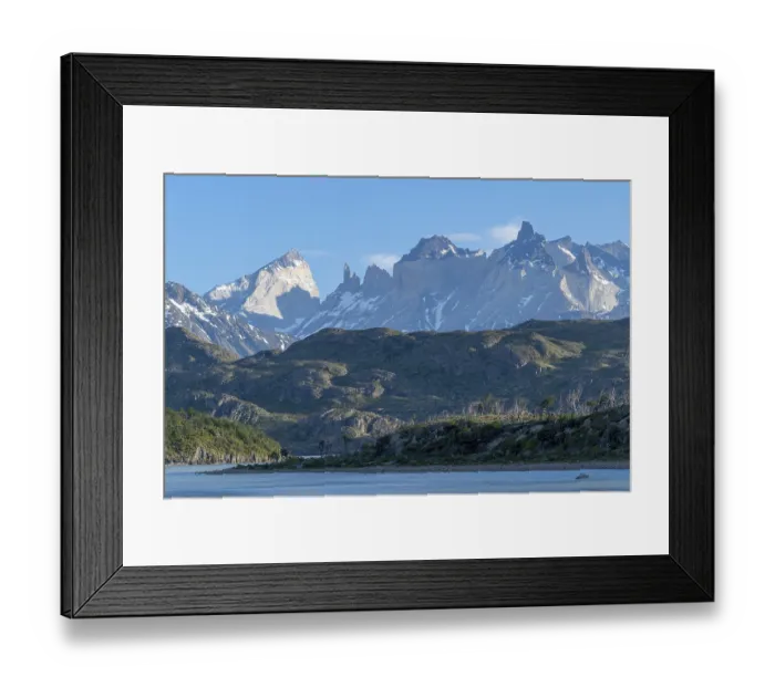 Framed Print : Impressive scenery on Lago Grey Framed Print : Impressive scenery on Lago Grey