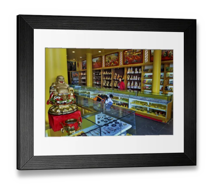 Framed Print : Gift shop at the statue of Samantabhadra