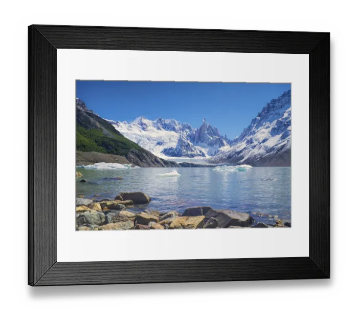 Framed Print : Panoramic view of a lake in Los Glaciares National Park