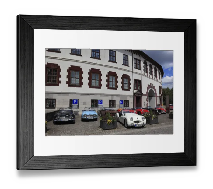 Framed Print : Vintage car parade in front of the castle