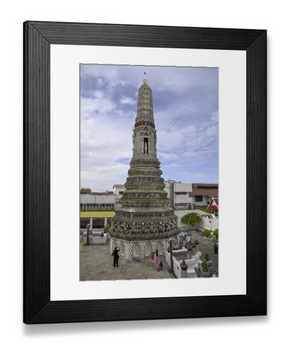 Framed Print : Wat Arun, Temple of Dawn, on the west bank of the Chao Phraya River