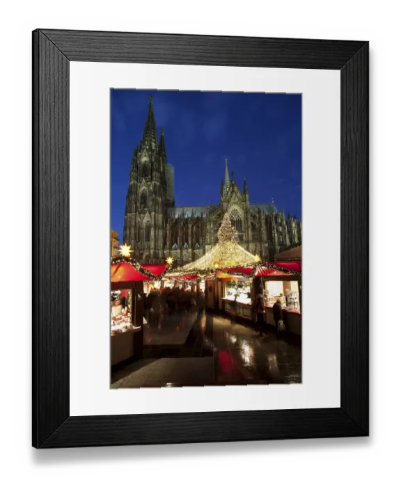Framed Print : Christmas market in front of Cologne Cathedral Framed Print : Christmas market in front of Cologne Cathedral