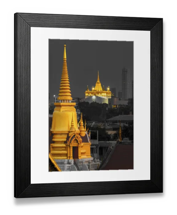 Framed Print : The Chedi of Wat Tri Thotsathep Worawihan