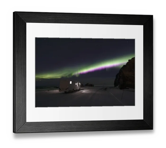Framed Print : Motorhome and Northern Lights (Aurora borealis) in winter