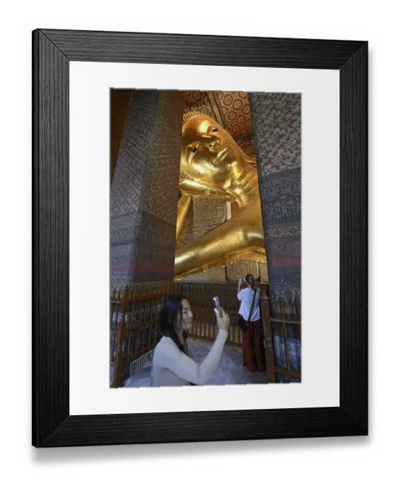Framed Print : Tourists in front of the reclining Buddha Framed Print : Tourists in front of the reclining Buddha