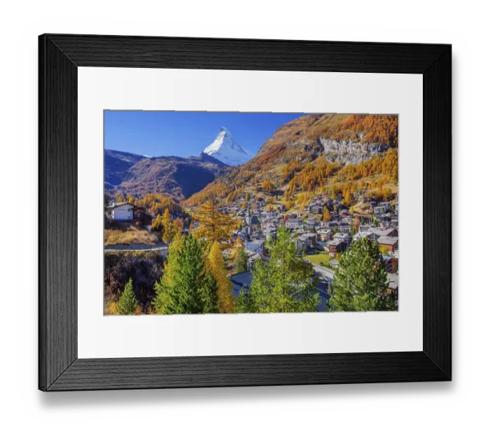 Framed Print : View of the village with Matterhorn 4478m and golden yellow larches in autumn