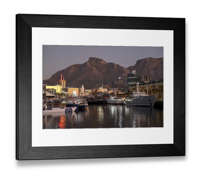 Framed Print : View of Table Mountain from the Victoria and Alfred Waterfront